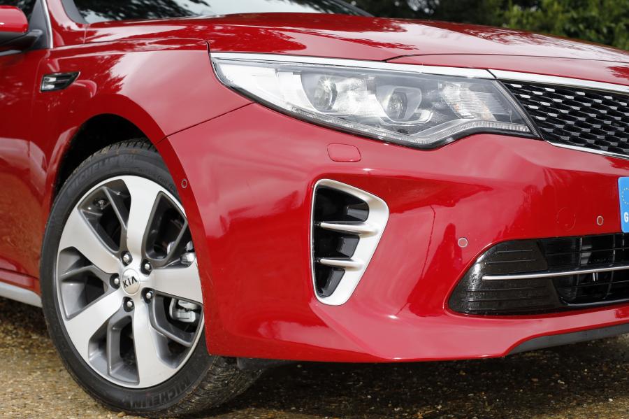 Детали экстерьера Kia Optima GT Line S 2017 года  (UK) (фото 10 из 20)